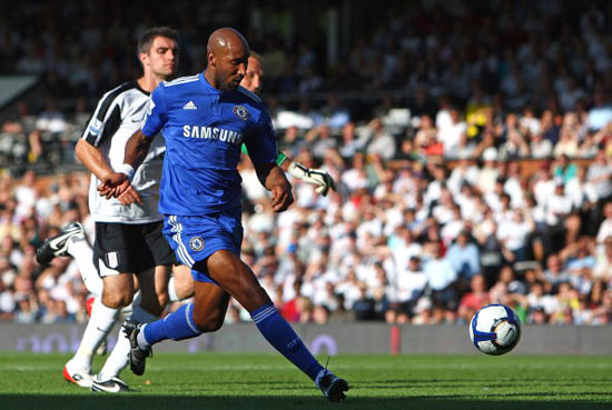 意甲球员在第12轮比赛中涂上红色面彩，向针对女性的暴力说不