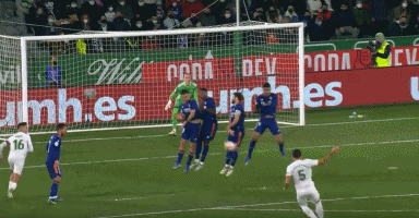 环球足球奖2025年度最佳球员候选：姆巴佩在列，巴黎8人入选